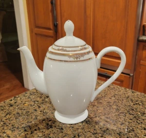 Tetera de porcelana fina GNA, cafetera, con tapa - Borde de banda dorada, 9" de alto - Imagen 1 de 3