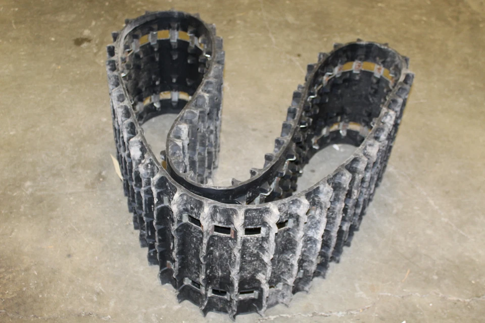 1993 Yamaha Exciter II ST Track 136 x 1 x 15 Challenger 679-9781 Camoplast  - Image 1 of 4