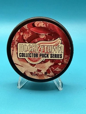 Hockeytown Collector Series Logo Puck Detroit Red Wings NHL - Image 1 of 2