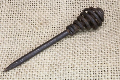 Cabide antigo vitoriano para pintura de mola bobina rústica prego vintage  - Imagem 1 de 4