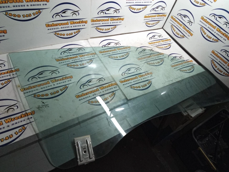 SAAB 9 3 RIGHT FRONT DOOR WINDOW 2DR CONVERTIBLE, 10/02-10/07 02 03 04 05 06 07 - image 1 of 1