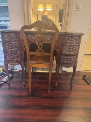 Escritorio antiguo estilo francés estilo frijol Foto 1 de 4