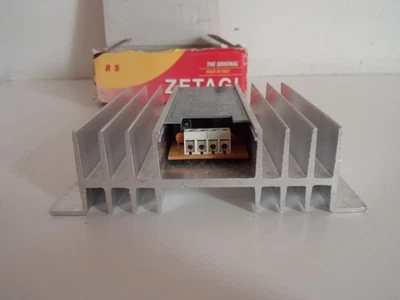 RIDUTTORE DI TENSIONE RADIO ZETAGI R5 CB 24V 13,5V 5AMP...........RADIO_TRADER_IRLANDA - Immagine 1 di 4