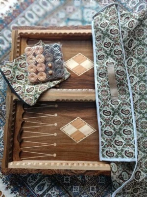 Backgammon(HANDGEFERTIGT) , Massivholz WALNUSS aus Persien(Sanandaj) 51×50×8,5cm - Bild 1 von 4