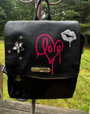 Mochila escolar Betsey Johnson negra BM19670 Foto 1 de 4