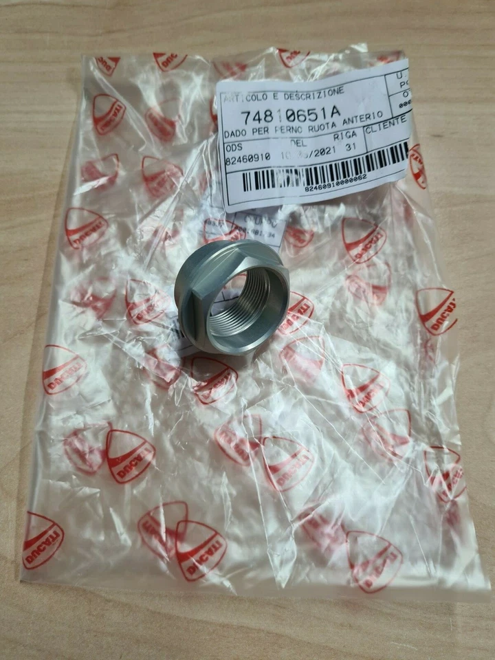 Ducati Front Wheel Axle Nut, 848, 1098, Panigale, Multistrada, Diavel, 74810651A — 第 1/1 张图片