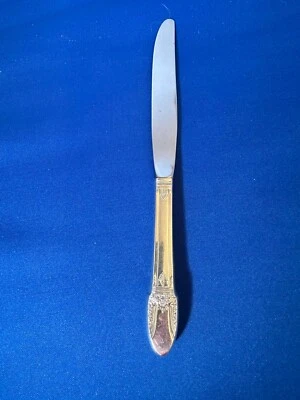 VINTAGE 1847 ROGERS BROS SILVERPLATE DINNER KNIFE FIRST LOVE - Image 1 of 2