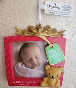 Hallmark Ornament 2022 Babys 1. erstes Weihnachtsfoto ein Geschenk Gottes Schrift - Bild 1 von 2