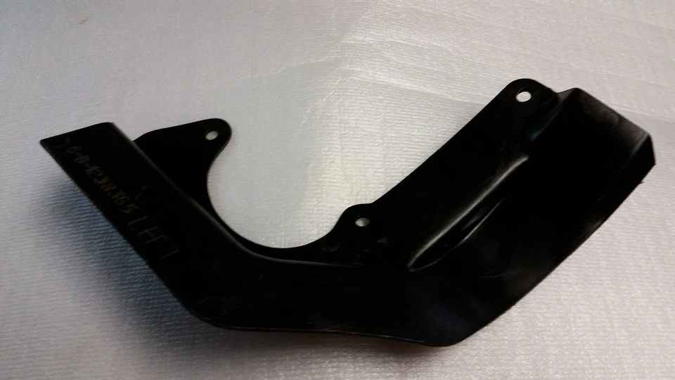 1976-1977 NOS GM Buick Century 4DR Custom Sed Wheel Panel Skirt to Frame Baffle  - Image 1 of 4