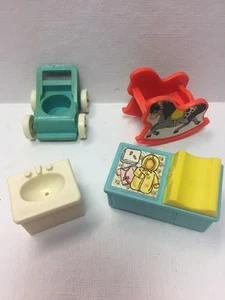 Vintage Fisher Price Little People Baby Kinderzimmer Möbel Konvolut Pferde Kinderwagen - Bild 1 von 12