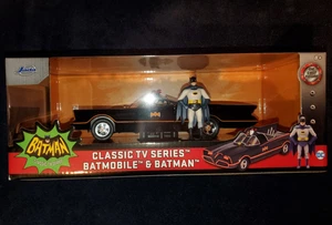 BATMAN: 1966 TV Series BATMOBILE with Batman & Robin Figures / Jada 1:24 Diecast - Picture 1 of 5