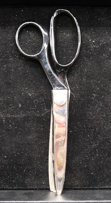 Vtg Wiss Pinking Shears Zig Zag Scissors Sewing 7” Mid-Century USA Black Handles - Image 1 of 4