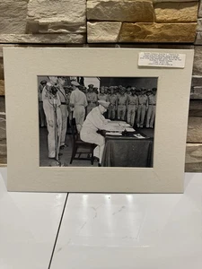 VINTAGE PHOTO OF GENERAL DOUGLAS MACARTHUR Matted Size 11x14 Sealed - Picture 1 of 3