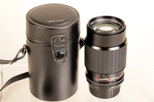Sigma for Pentax K-M Fast Telephoto 1:2.8 135mm Prime with Case.  Good.  954 - Picture 1 of 15