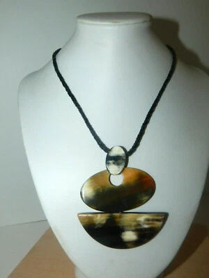 COLLAR ANTHROPOLOGIE FAIRE FORMAS GEOMÉTRICAS RESINA CORDÓN CADENA ARTÍSTICO NUEVO CON ETIQUETAS $58 Foto 1 de 4