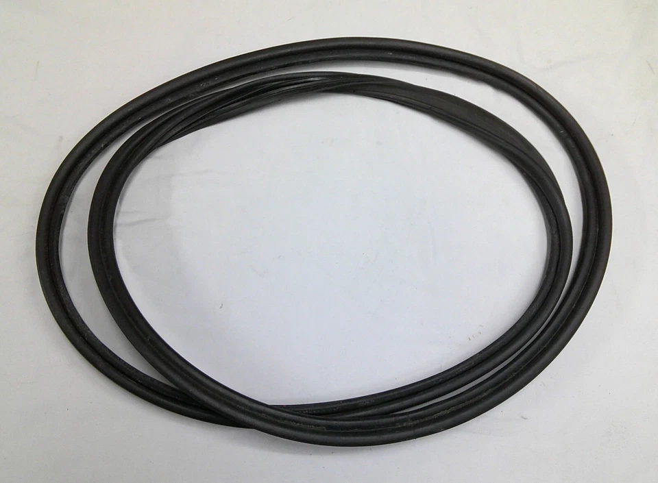 10 - 15 HONDA CROSSTOUR ON BODY TAILGATE TRUNK WEATHERSTRIP OEM 74440-TP6-A01 - Image 1 of 1