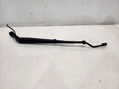 Левый рычаг стеклоочистителя для Cadillac Escalade ESV 2011 года выпуска  - Изображение 1 из 4