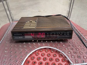 Magnavox D-3240 Wood Grain Digital Alarm Clock AM/FM  Radio Tested Works Great! - Picture 1 of 10