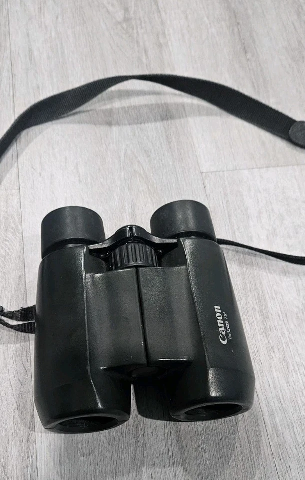 Canon   8x32 WP 7.5°    Waterproof  Binoculars    Made in Japan - Image 1 of 4