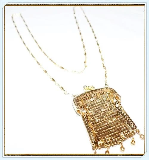 DE COLECCIÓN WHITING & DAVIS PEQUEÑA BAGUETTE MALLA DORADA, BROCHE Y FILAGREE - ÚNICA Foto 1 de 4