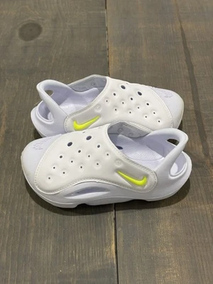 Sandalias Nike Aqua Swoosh blancas/platino puro Volt niños talla 9c FN0876-100 Foto 1 de 4