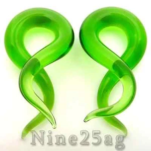PYREX GLASS 4G 1 5/8 GREEN DOUBLE TWISTS PLUGS SPIRALS - Picture 1 of 2