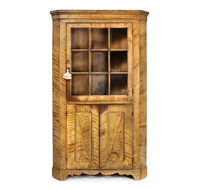 Armario esquinero pintado con grano americano circa 1805, ex. Sothebys Foto 1 de 4