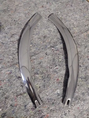 Chevy Impala 1959 1960 ventana trasera esquina inferior moldura L & R  Foto 1 de 4