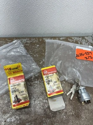 INTERRUPTOR CARRETILLA ELEVADORA KOMATSU 28554 - ENCENDIDO -- ¡SOLO 1 LLAVE!! Foto 1 de 2