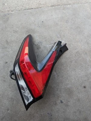 NISSAN LEAF REAR LEFT DRIVER SIDE TAILLIGHT LIGHT LAMP OEM 2018 - 2024 - Image 1 of 4