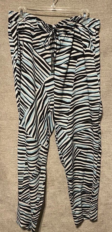 Pantalones de Natación DKNY, Talla GRANDE Negro/Blanco/Azul Claro $89 Foto 1 de 4