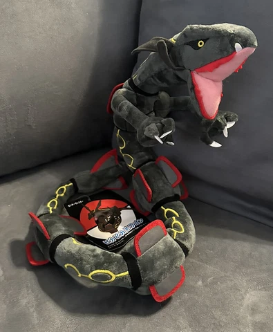 SHINY RAYQUAZA Black 2018 POKÉMON CENTER - DRAGON POSEABLE FLEXIBLE PLUSH NEW Cover