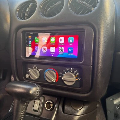 Kit adaptador y radio Pontiac Firebird '96-'02 Foto 1 de 4