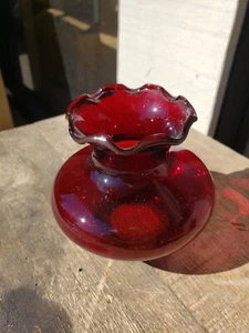 Vintage Short Ruby Red Glass Bud Vase with Ruffled Fluted Opening - Picture 1 of 5