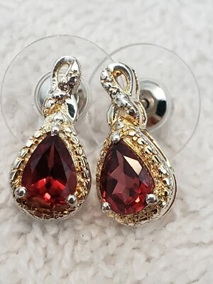 Pendientes de plata de ley con detalles de oro de 14 k rubí .6" Foto 1 de 3