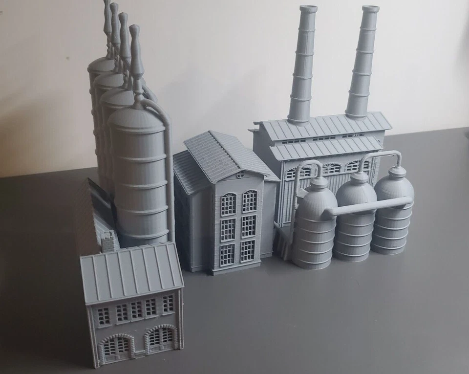 n scale Old Distillery - Image 1 of 4