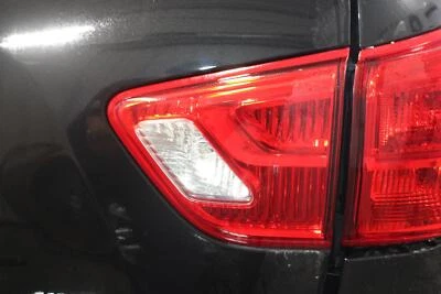 Conjunto de luz trasera derecha usado se adapta a: Nissan Pathfinder 2019 3,5 L puerta levadiza montaje Foto 1 de 4