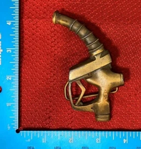 VINTAGE GAS PUMP BELT BUCKLE 1979 INDIANA METAL CRAFT X93 103C - Picture 1 of 8