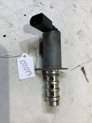 For 2005-2008 Audi A4 2.0L L4 Engine Variable Valve Timing (VVT) Solenoid SMP - Image 1 of 4