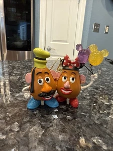 Disney Parks Mr & Mrs testa di patata va in vacanza ornamento natalizio - Foto 1 di 4