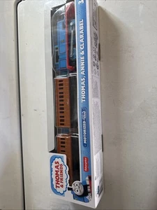 Nuovo set Fisher Price motorizzato Thomas & Friends THOMAS ~ ANNIE & CLARABEL - Foto 1 di 3