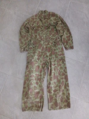 Original WW2 US Marine Corps 1st Pattern Frogskin REVERSIBLE Camo Coveralls Suit - Image 1 of 4