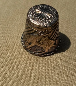 Vintage Thimble Embossed Horse Mont Collectible Montana Metal - Picture 1 of 12