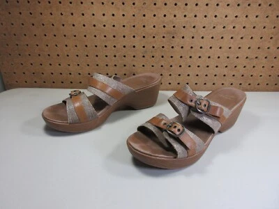 Sandálias femininas Dansko marrom e bronzeada Jessie alça dupla cunha slide 12 M 42 - Imagem 1 de 4