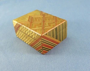 Vintage Straw Marquetry Small Trinket Box - Picture 1 of 10