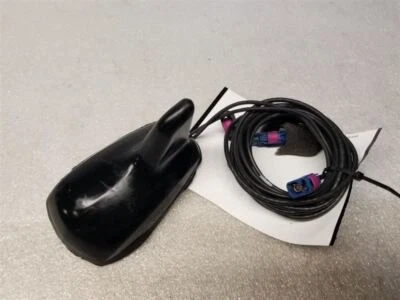 Mercedes-Benz E550 2010 - Antena de aleta con radio por satélite - 2048207275 - R127689 Foto 1 de 4