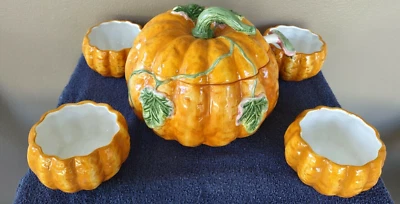 Sopa de calabaza American Atelier con cucharón y (4) cuencos de sopa a juego ¡Raro! Foto 1 de 4