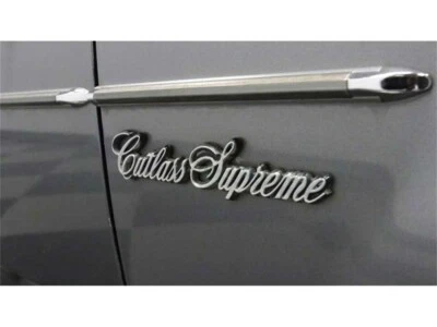 Cutlass Supreme Body Side Molding Trim w/Black Rubber Insert 77-88 Foto 1 de 4