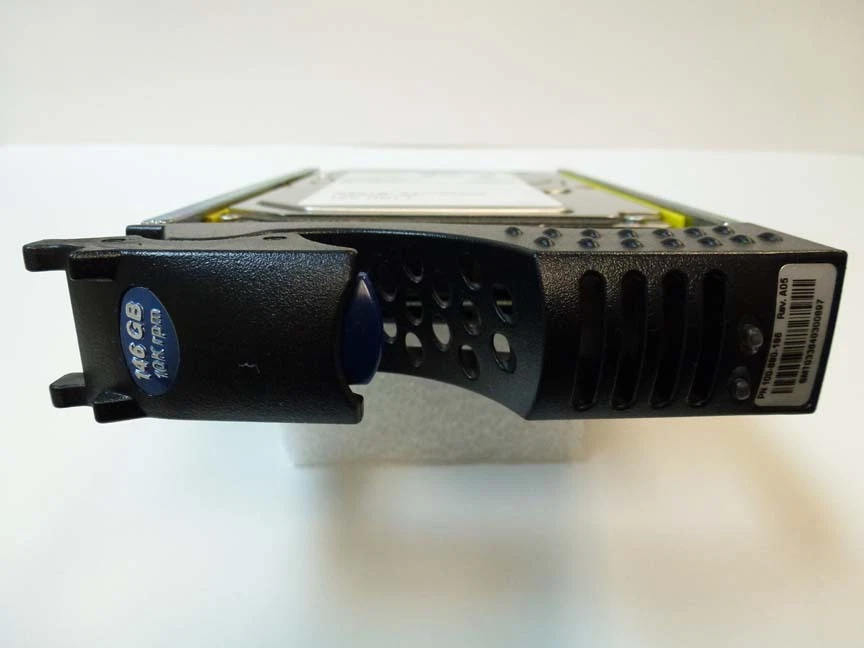 24P3721 IBM 146GB 10K RPM FIBRE CHANNEL 2Gbps 32P0766 - Immagine 1 di 1