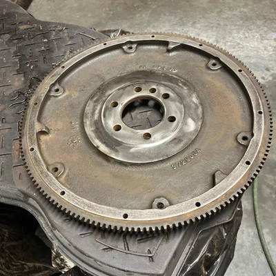 Volante bloque pequeño Chevy número de pieza 3729004.1957-1965 código de fecha junio 64 Foto 1 de 4